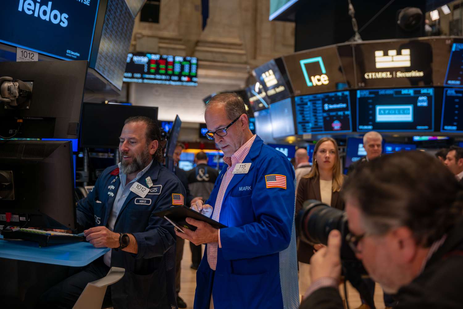 Dow Jones Today: Stocks Edge Higher Amid Tech Gains; AMD Surges on Buyback Plan, Nvidia Continues Rally