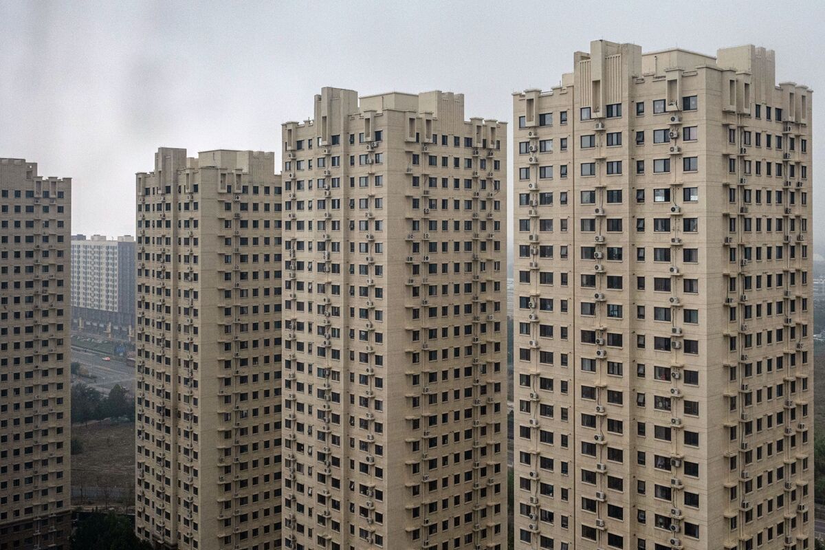 China’s Home Prices Decline Amid Trade Tensions