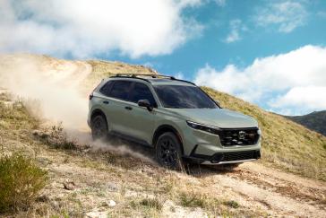Honda CR-V 2026: New TrailSport Hybrid and Enhanced Standard Features