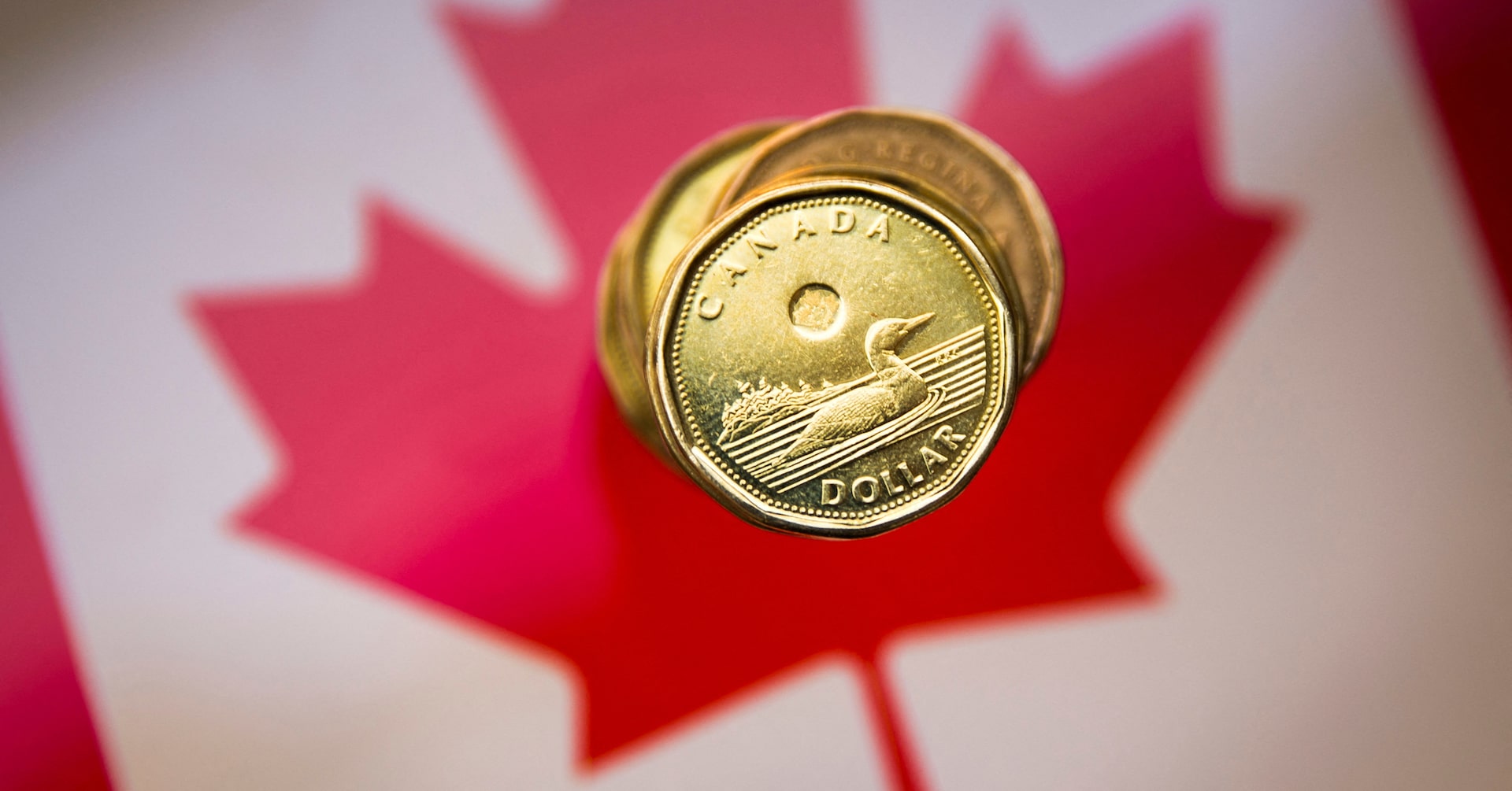Canadian dollar slides as Trump scraps trade talks with Canada
