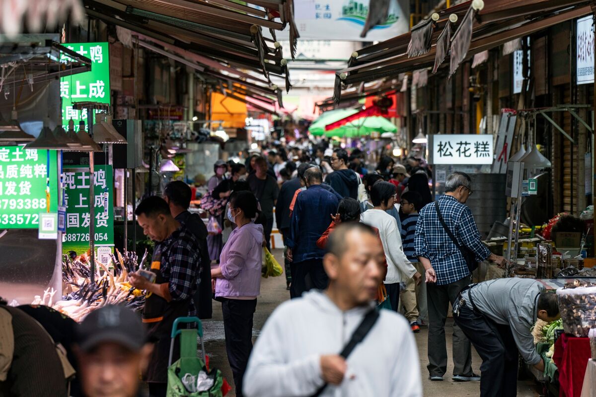 China’s Central Bank Affirms Economic Momentum Amid Lingering Challenges