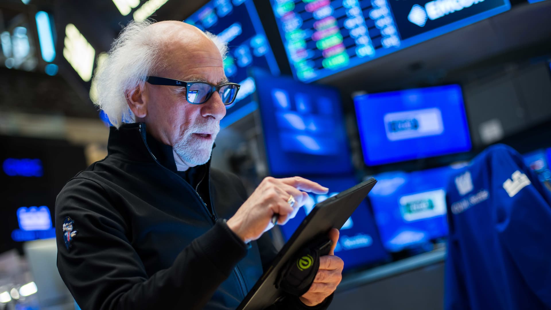 Treasury Yields Decline Following Rise in Jobless Claims