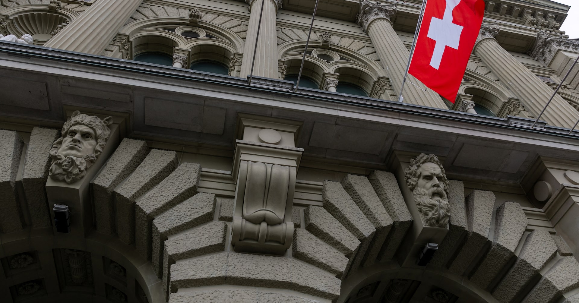 Switzerland Removes Economic Sanctions on Syria