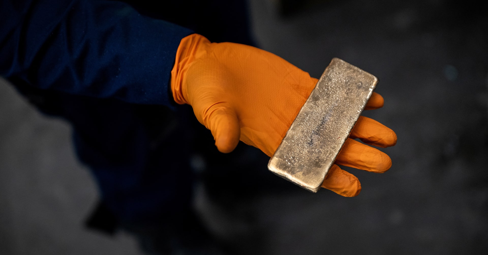 Citi Lowers Gold Price Forecasts Amid Declining Demand and Growth Optimism