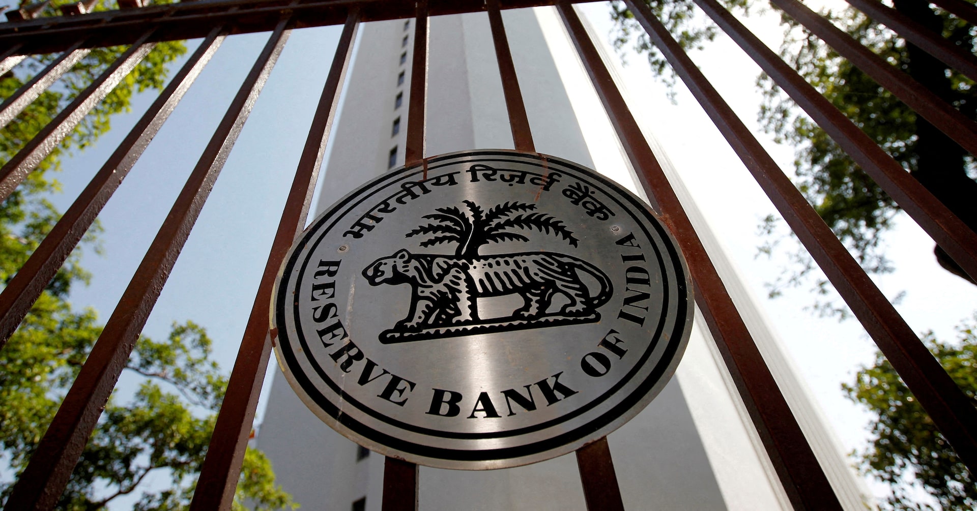 Indian Economy Shows Resilience Amid Global Challenges
