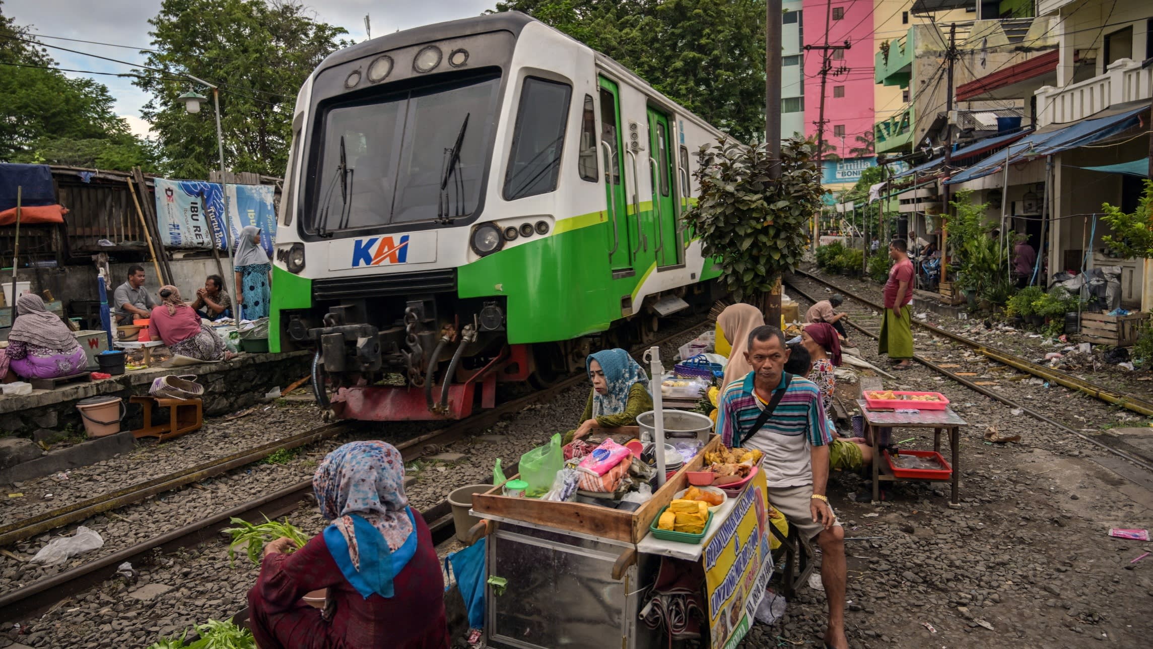 Indonesia Implements $1.5 Billion Stimulus Amid Rising Economic Concerns