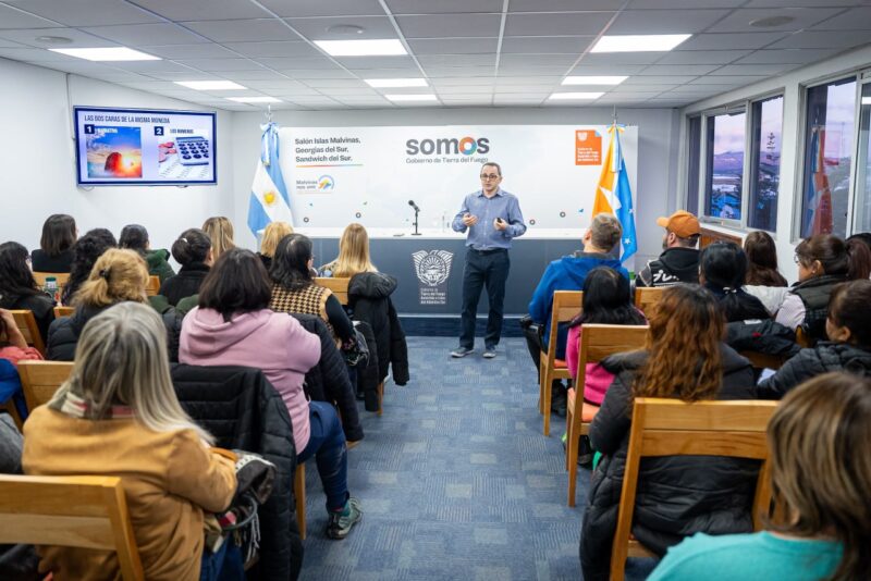 Talleres para emprendedoras y cooperativas a fin de impulsar el desarrollo económico