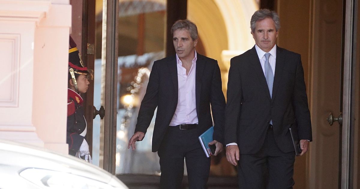 Argentine Finance Secretary Criticizes Former President’s Economic Policies