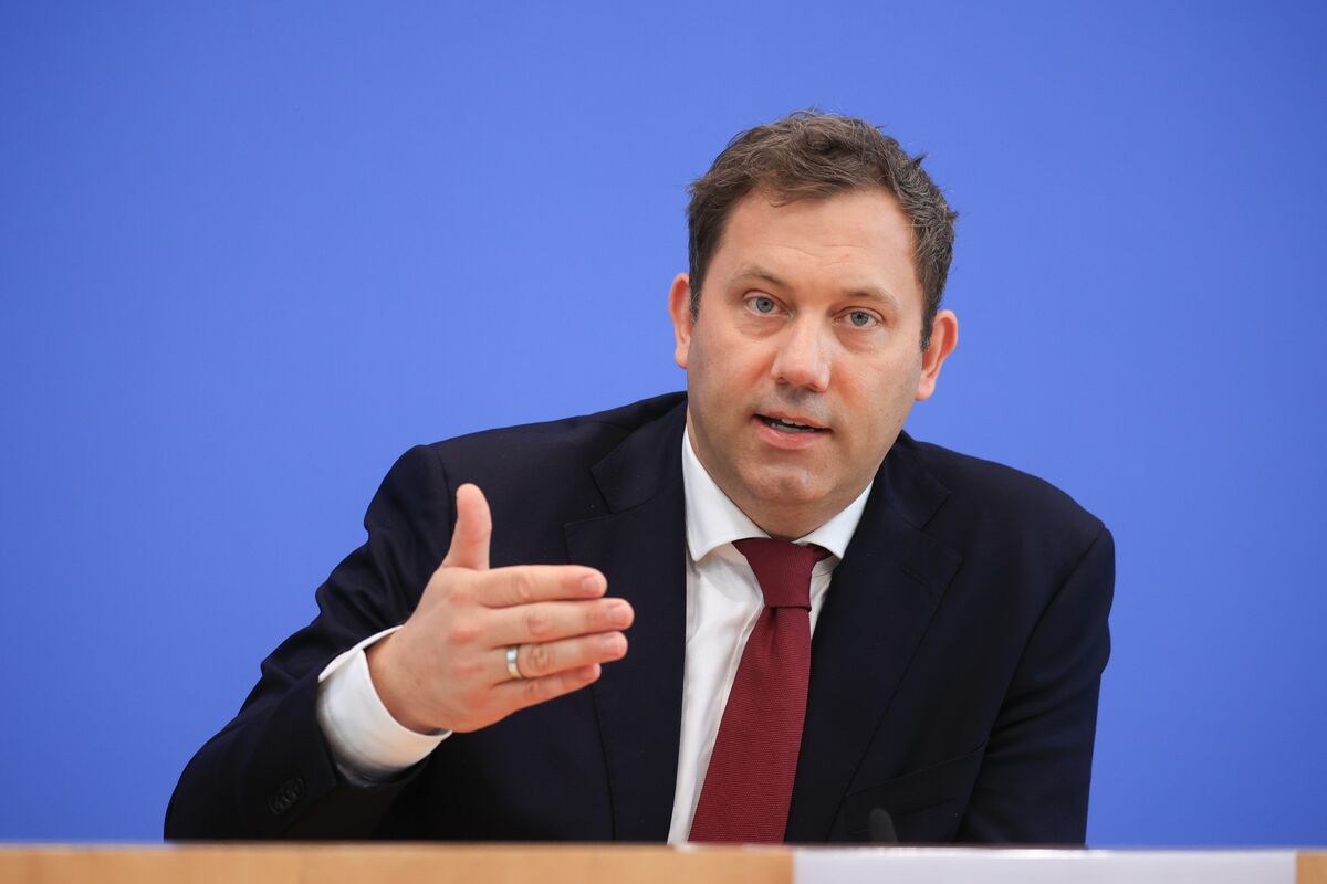 German Finance Minister Outlines Reform Plans to Combat Economic Slowdown
