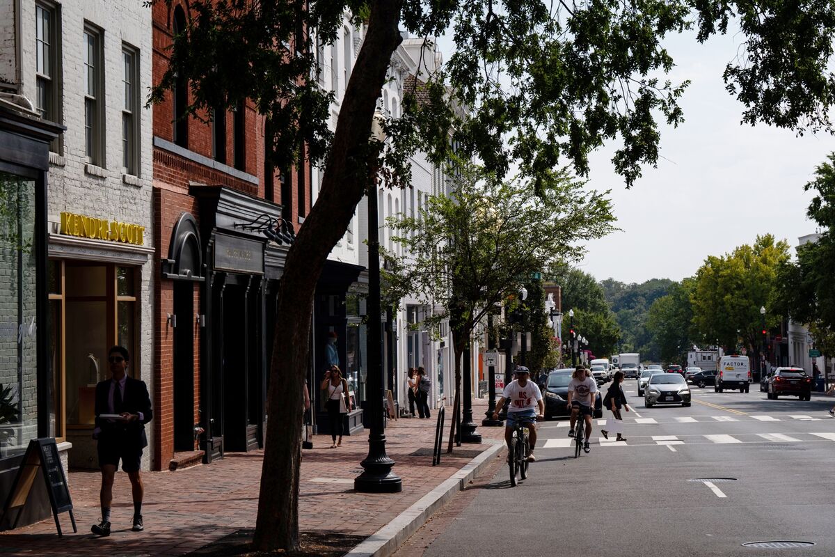 Federal Government Shutdown Worsens Economic Challenges in Washington, D.C.