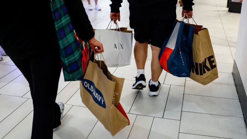 Black Friday Sales Rise Amid Inflation and Uneven Consumer Spending Patterns