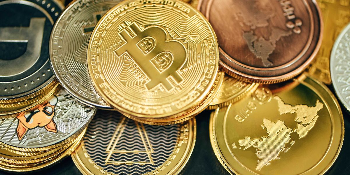 Cryptocurrency Under Scrutiny: Experts Question Its Role as Money and Investment